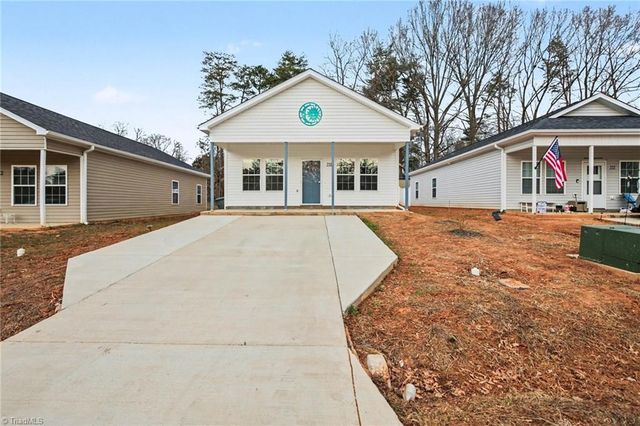 715 Meadowgreen Village Drive, Eden, NC 27288