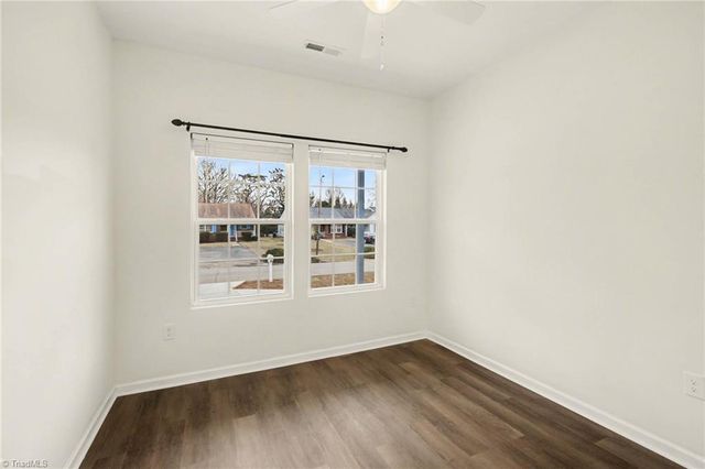 715 Meadowgreen Village Drive, Eden, NC 27288