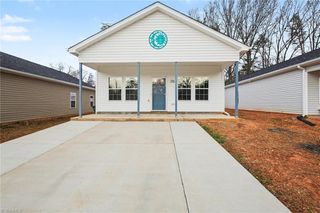 715 Meadowgreen Village Drive, Eden, NC 27288