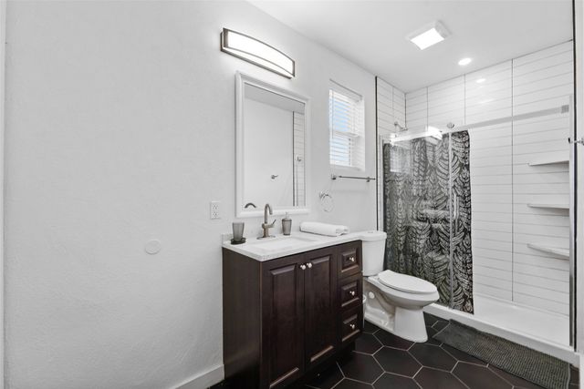 5405 N Arcadia Drive, Dallas, TX 75211