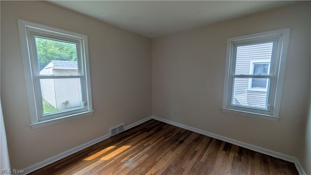 270 E 330th Street, Willowick, OH 44095