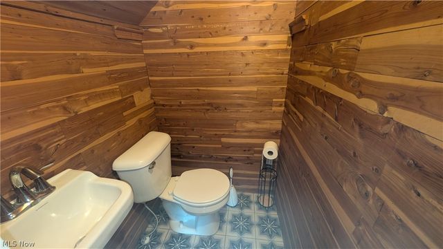 270 E 330th Street, Willowick, OH 44095