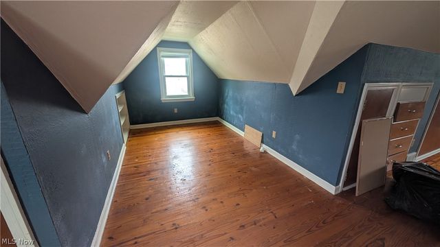 270 E 330th Street, Willowick, OH 44095