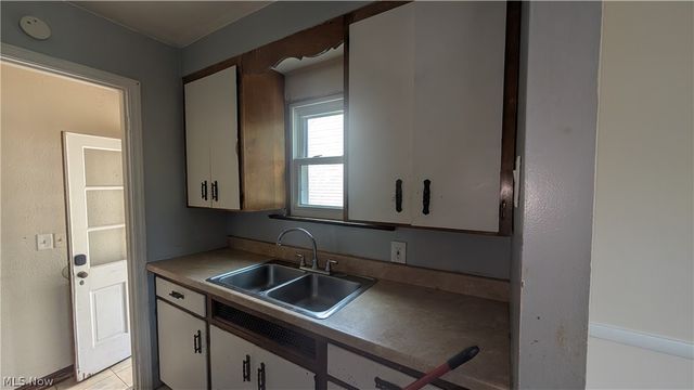 270 E 330th Street, Willowick, OH 44095