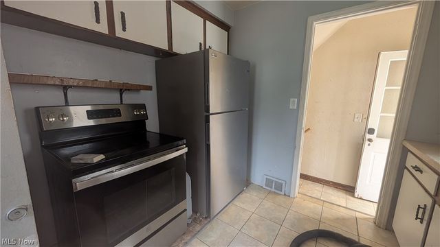 270 E 330th Street, Willowick, OH 44095
