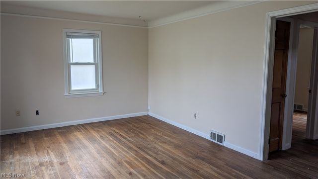 270 E 330th Street, Willowick, OH 44095