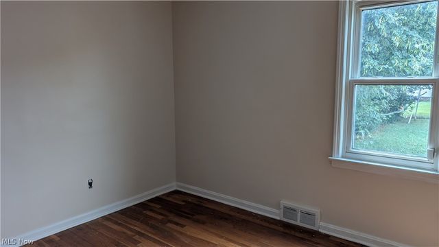 270 E 330th Street, Willowick, OH 44095