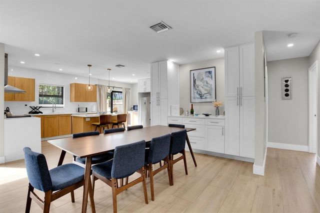 24 Castle Harbor Is, Fort Lauderdale, FL 33308