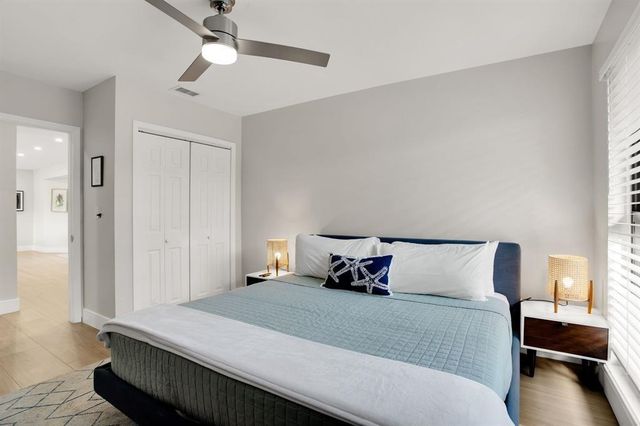 24 Castle Harbor Is, Fort Lauderdale, FL 33308