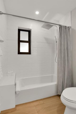 24 Castle Harbor Is, Fort Lauderdale, FL 33308