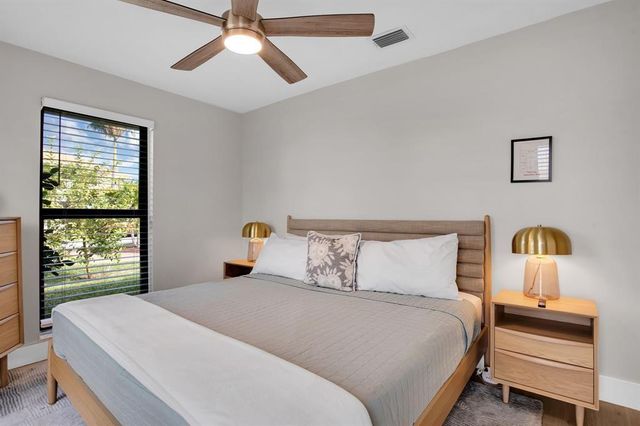 24 Castle Harbor Is, Fort Lauderdale, FL 33308