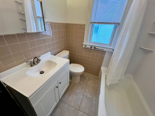 44 Capitol St 1, Watertown, MA 02472