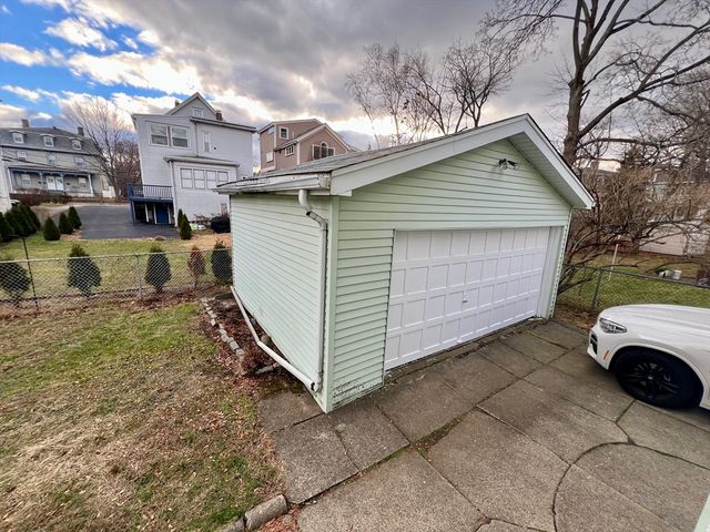 44 Capitol St 1, Watertown, MA 02472