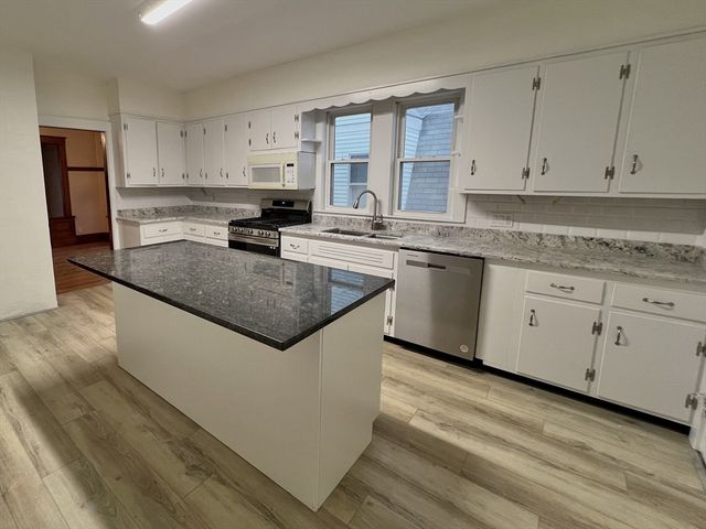 44 Capitol St 1, Watertown, MA 02472