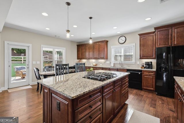 1432 Willis Lake Drive NW, Kennesaw, GA 30152