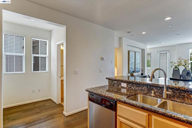 118 Selby Ln 4, Livermore, CA 94551