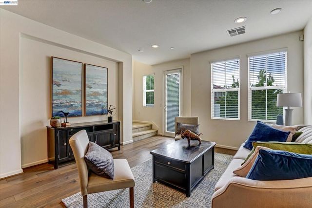 118 Selby Ln 4, Livermore, CA 94551