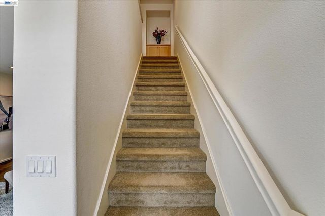 118 Selby Ln 4, Livermore, CA 94551