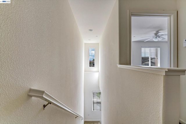 118 Selby Ln 4, Livermore, CA 94551