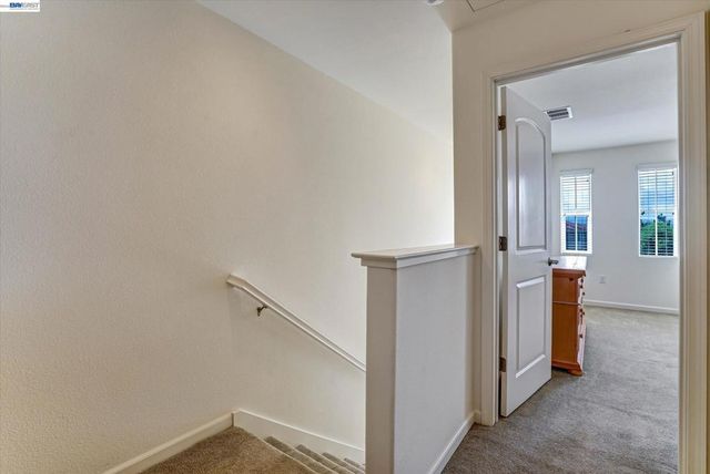 118 Selby Ln 4, Livermore, CA 94551