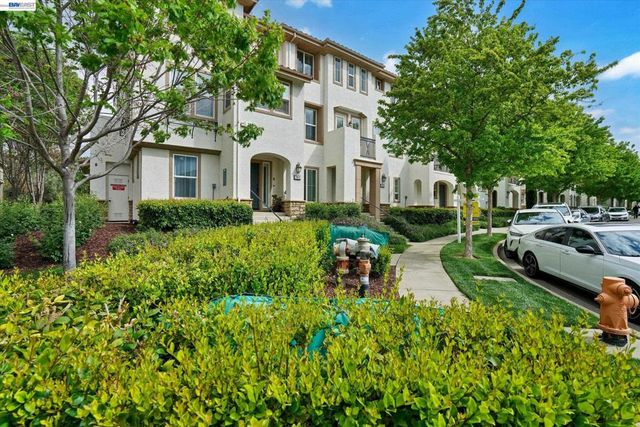 118 Selby Ln 4, Livermore, CA 94551