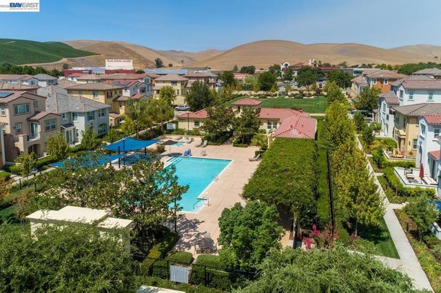 118 Selby Ln 4, Livermore, CA 94551