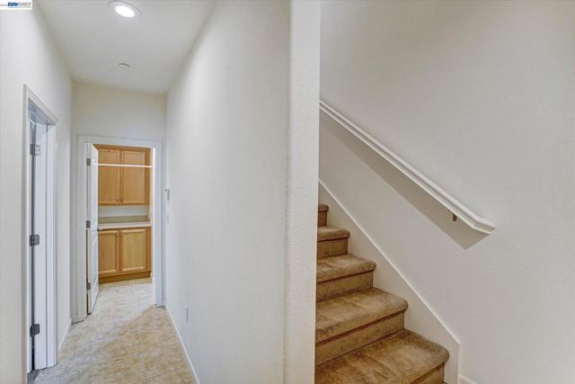 118 Selby Ln 4, Livermore, CA 94551