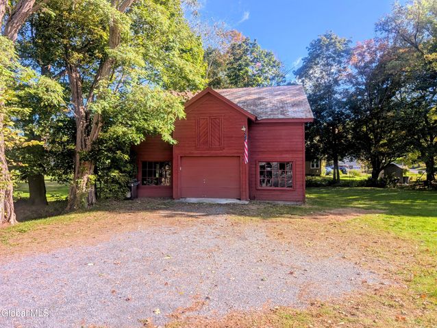 45 High Street, Hoosick Falls, NY 12090