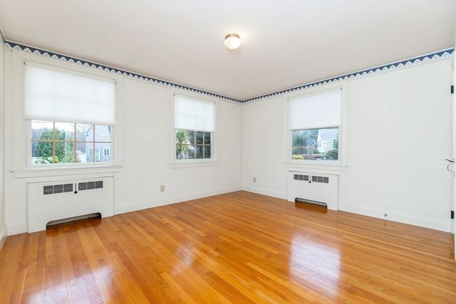 19 Homestead Rd, Lynnfield, MA 01940