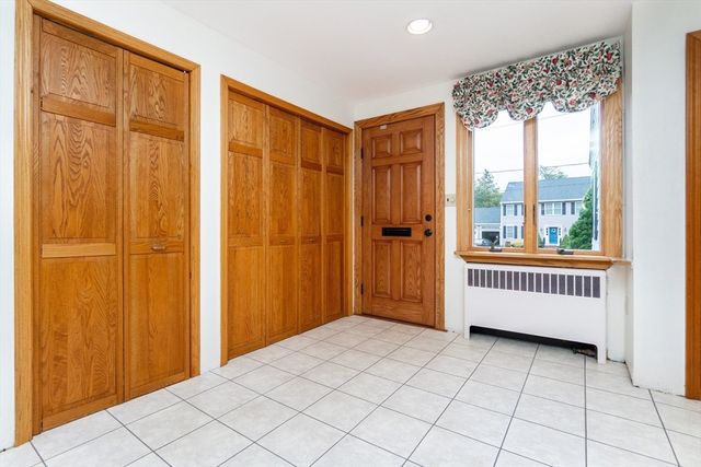 19 Homestead Rd, Lynnfield, MA 01940