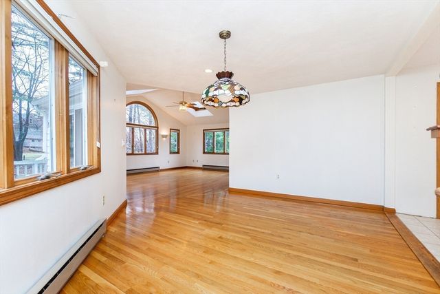 19 Homestead Rd, Lynnfield, MA 01940