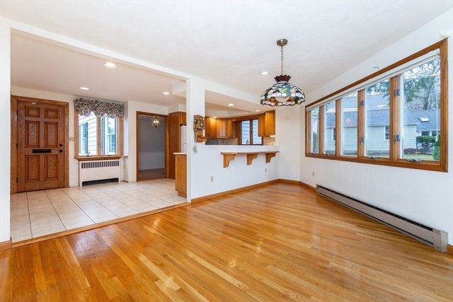 19 Homestead Rd, Lynnfield, MA 01940