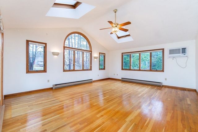 19 Homestead Rd, Lynnfield, MA 01940