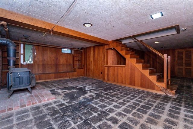 19 Homestead Rd, Lynnfield, MA 01940