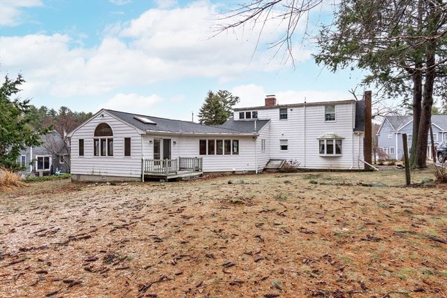 19 Homestead Rd, Lynnfield, MA 01940