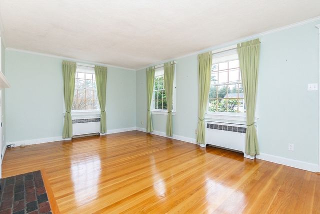 19 Homestead Rd, Lynnfield, MA 01940