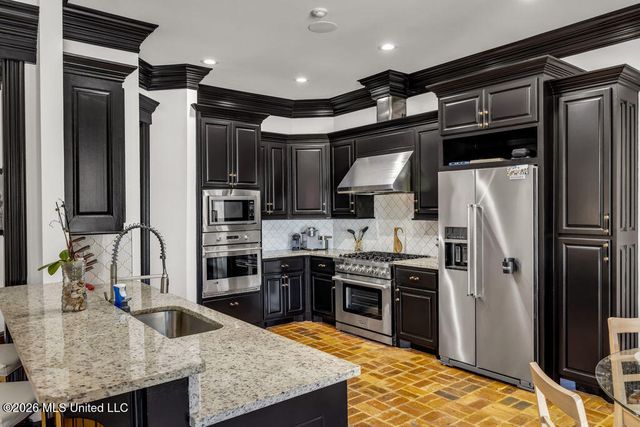 315 Goose Pointe Boulevard, Biloxi, MS 39531