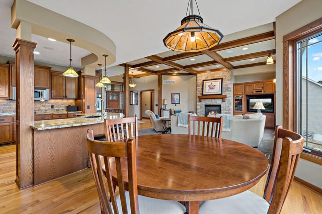9071 Horizon Drive, Shakopee, MN 55379