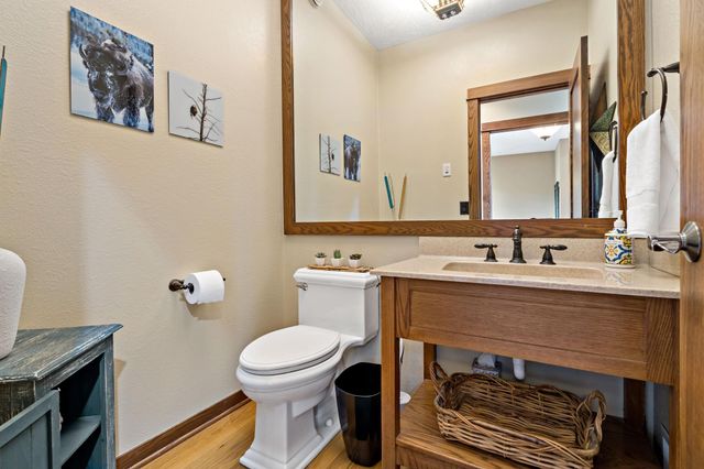 9071 Horizon Drive, Shakopee, MN 55379
