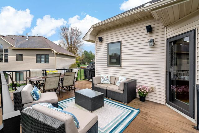 9071 Horizon Drive, Shakopee, MN 55379