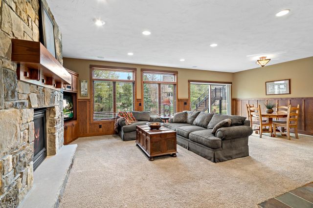 9071 Horizon Drive, Shakopee, MN 55379