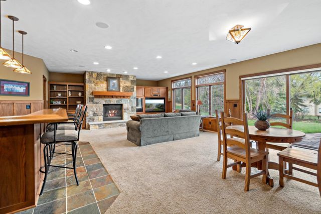 9071 Horizon Drive, Shakopee, MN 55379