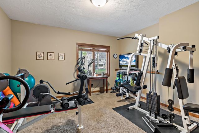 9071 Horizon Drive, Shakopee, MN 55379