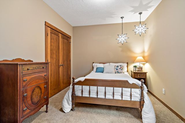 9071 Horizon Drive, Shakopee, MN 55379