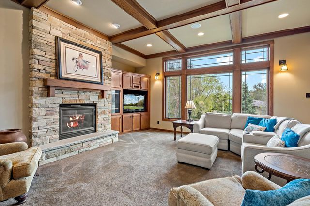 9071 Horizon Drive, Shakopee, MN 55379