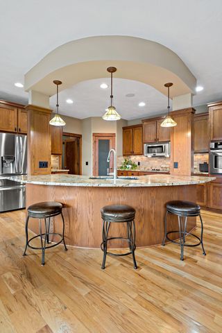 9071 Horizon Drive, Shakopee, MN 55379