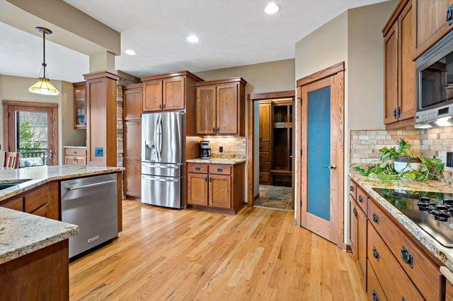 9071 Horizon Drive, Shakopee, MN 55379