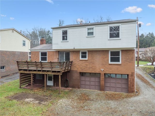 690 Pine Valley Dr, Plum Boro, PA 15239