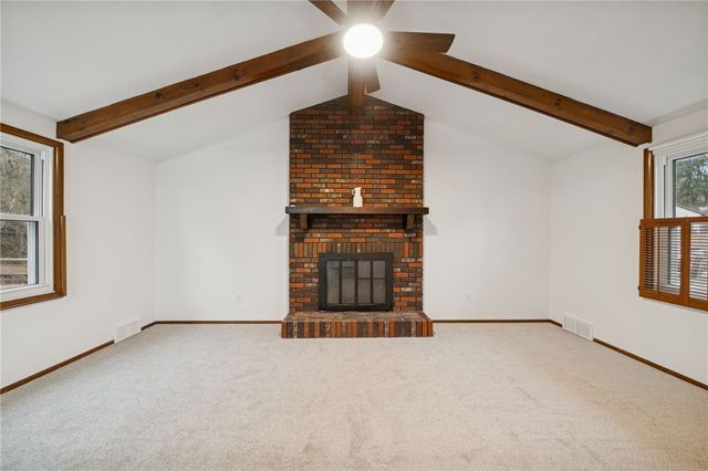 690 Pine Valley Dr, Plum Boro, PA 15239