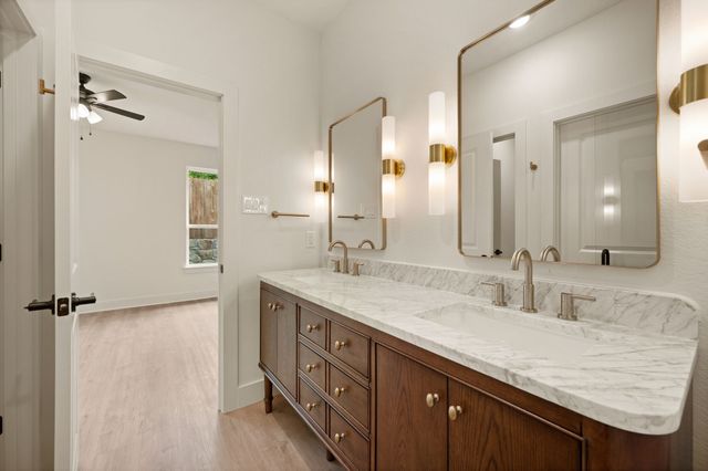 605 Mustang Trail, Granbury, TX 76049